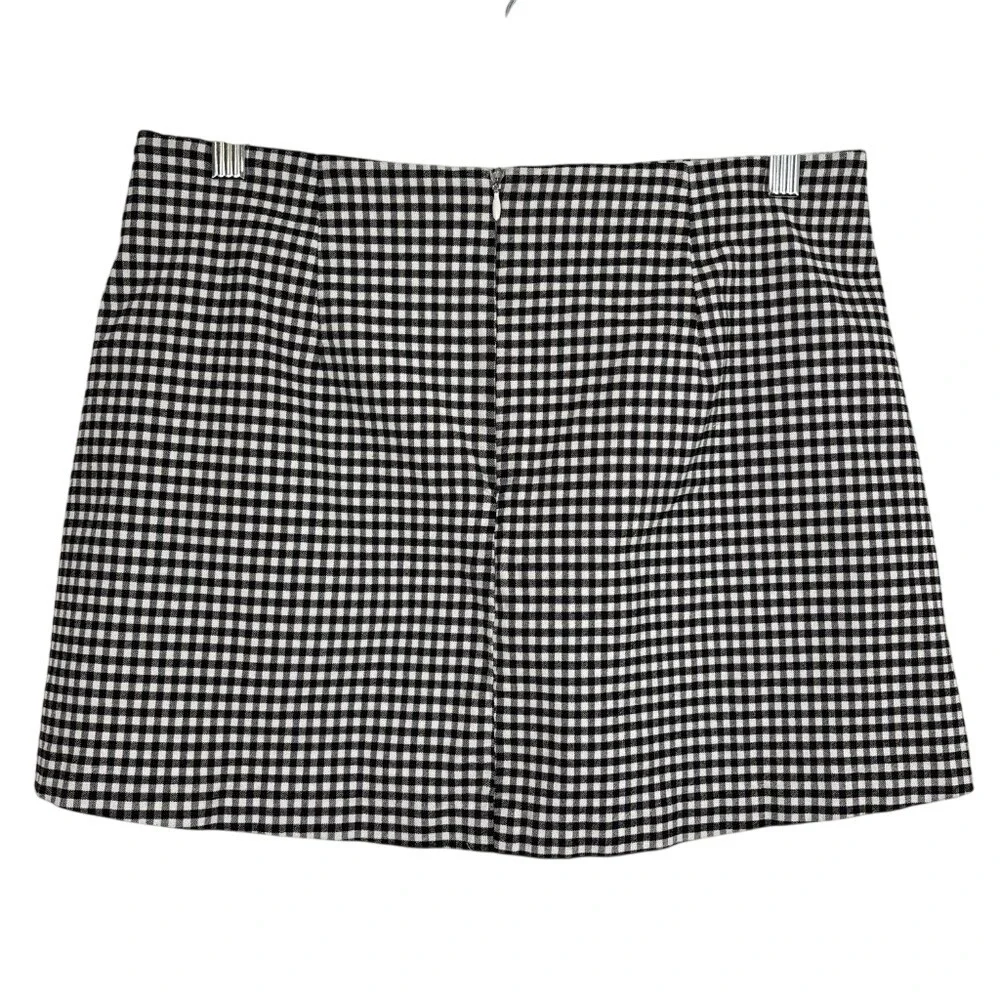 Urban Outfitters Size‎ Medium Gingham Mini Skirt Black White Preppy